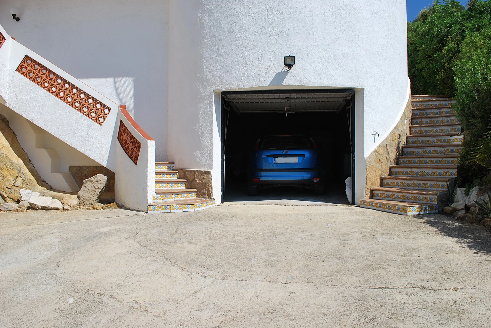 Villa for Sale in Jalon: Extremely private, panoramic views