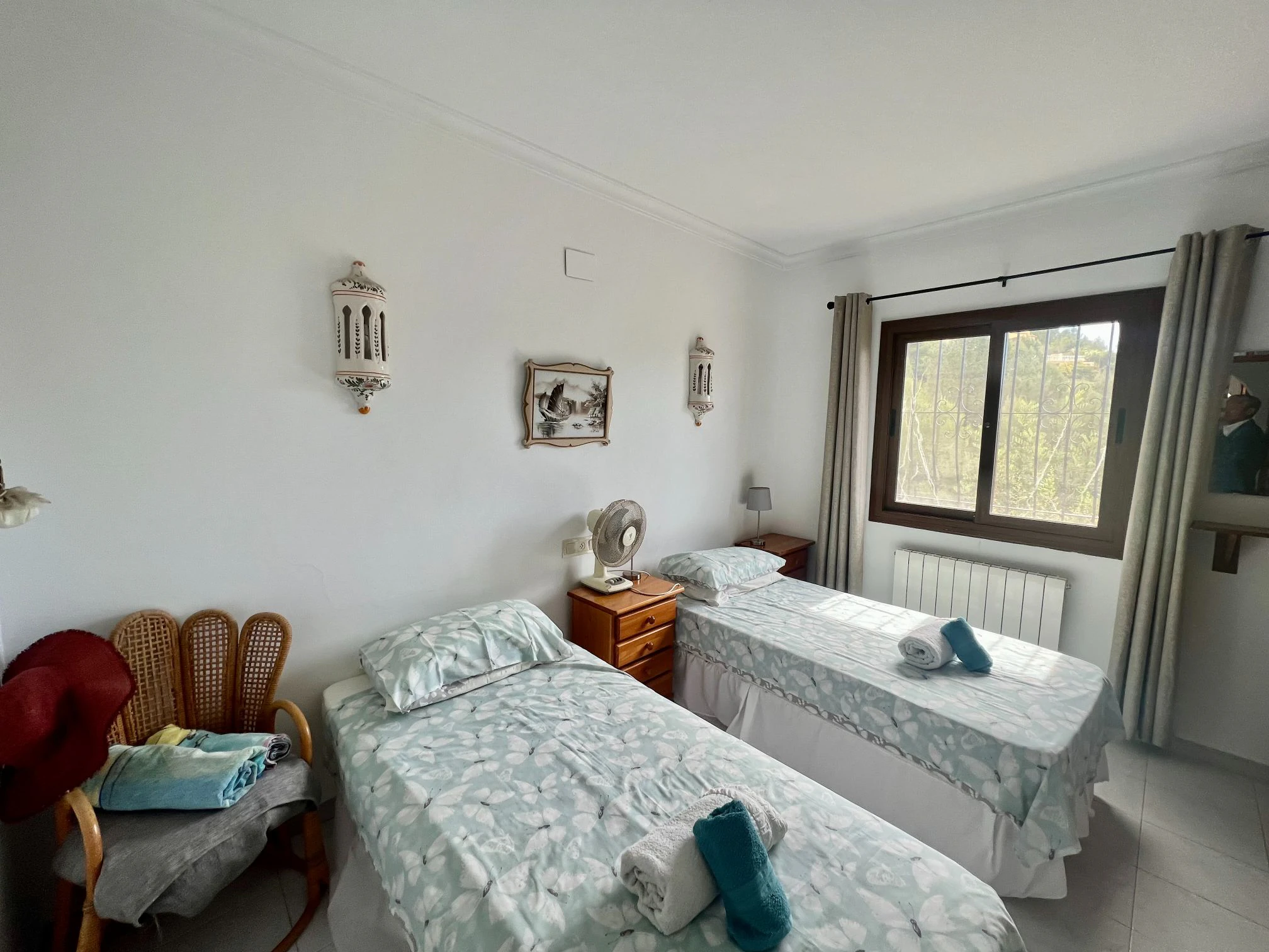 Villa for Sale in Jalon: Extremely private, panoramic views