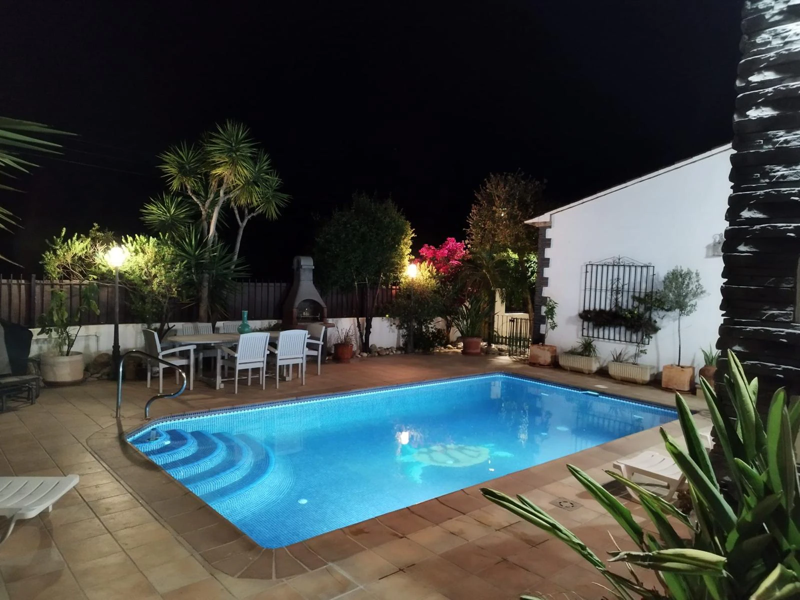 Villa for sale in Alcalali: Main house 4 bed, separate 2 bed casita
