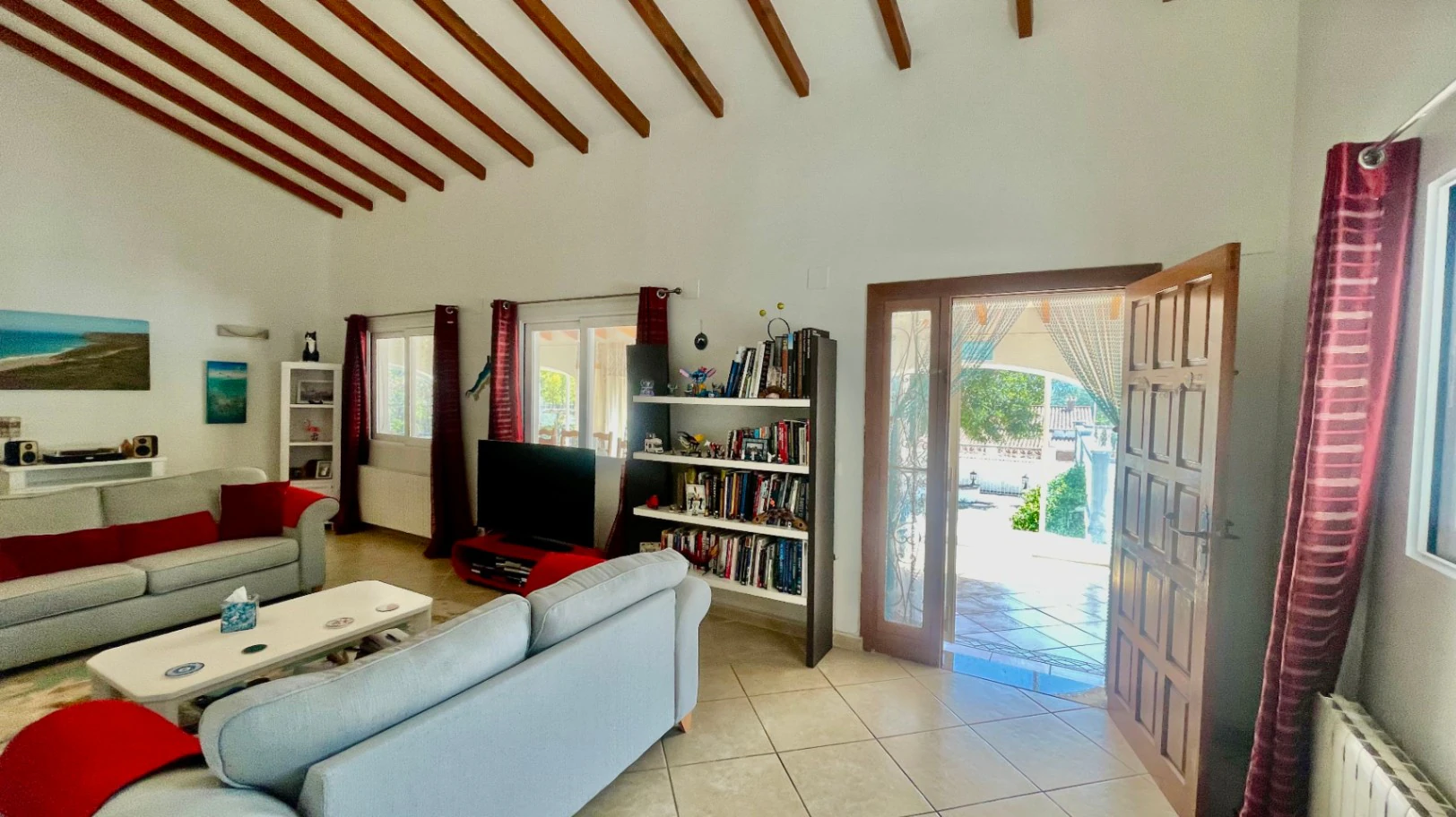 Villa te koop in Alcalali: gelijkvloers, op het zuiden gelegen, ruim perceel