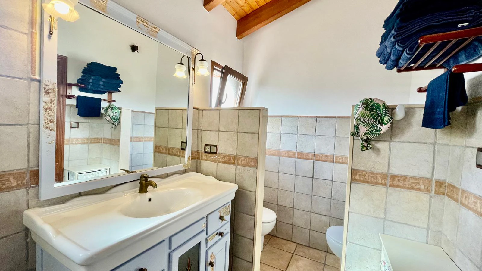 Villa for sale in Alcalali: Main house 4 bed, separate 2 bed casita