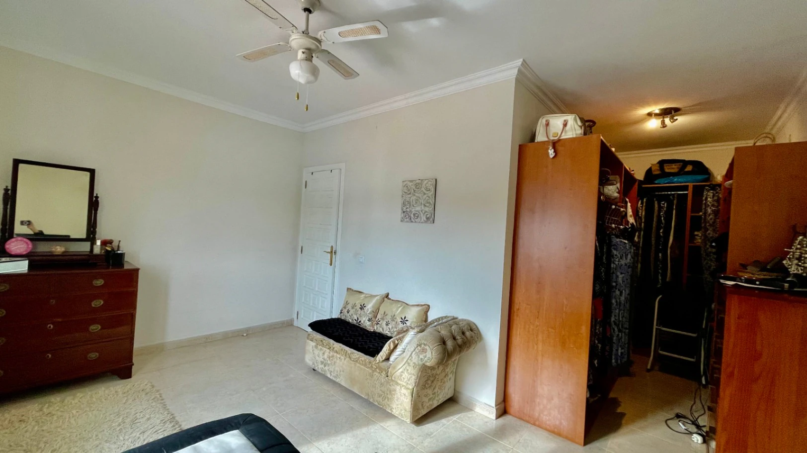 Villa for sale in Jalon: Secluded, sought-after location