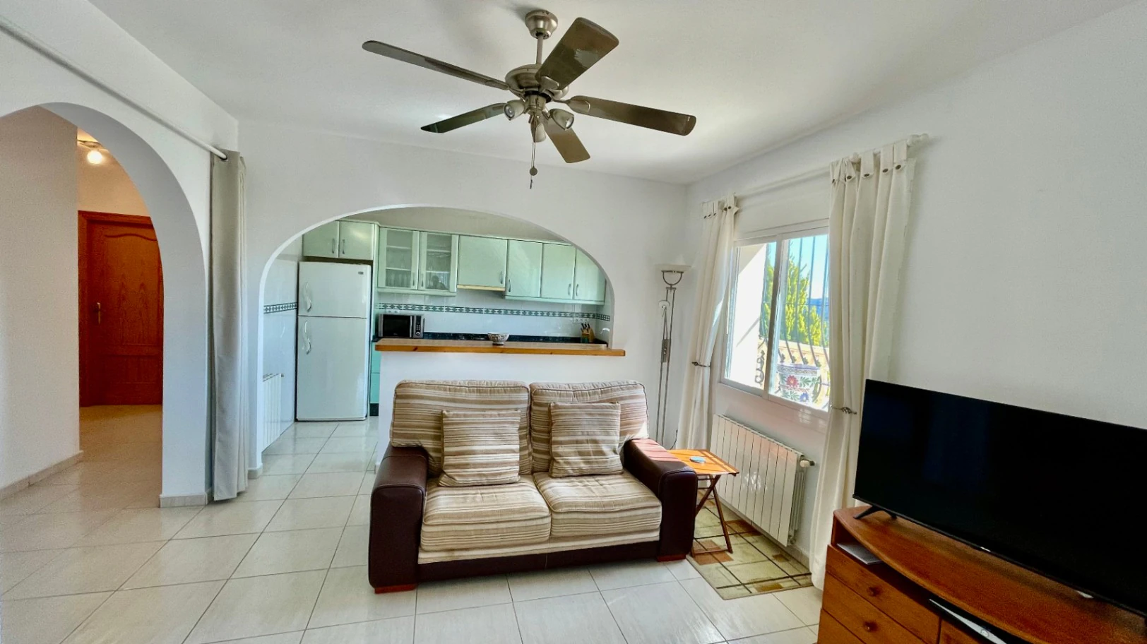 Villa for sale in Jalon:  Modern, easy access, with stunning views