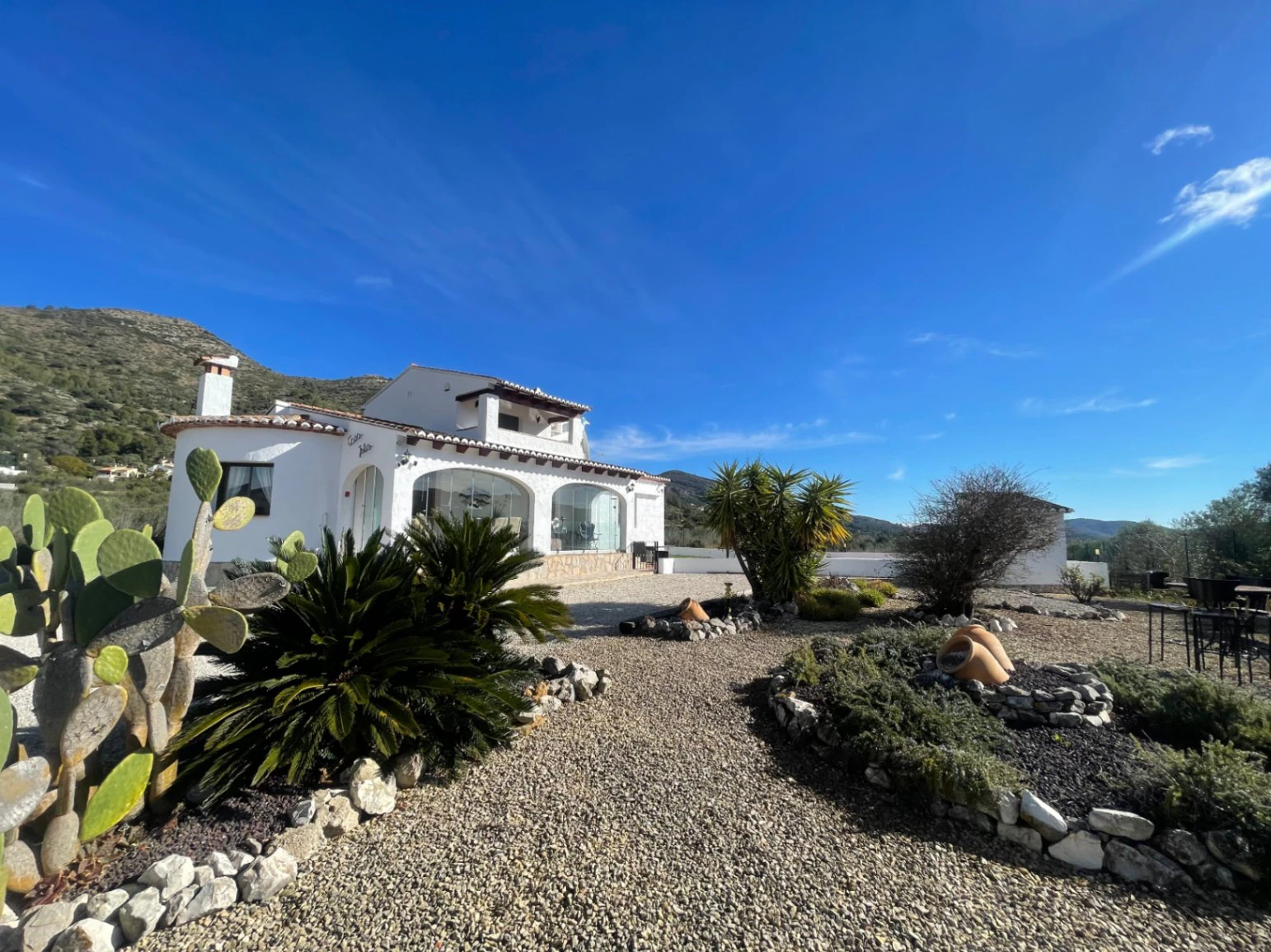 Villa for sale in Jalon: Secluded, sought-after location