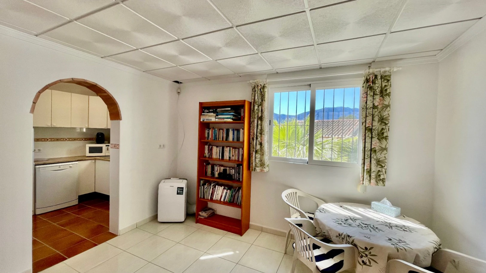 Villa for sale in Jalon:  Modern, easy access, with stunning views