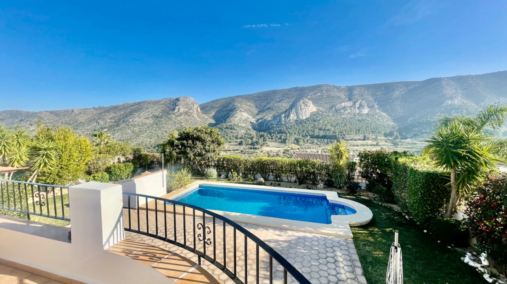 Villa for sale in Pedreguer - Impressive, modern, spectacular views