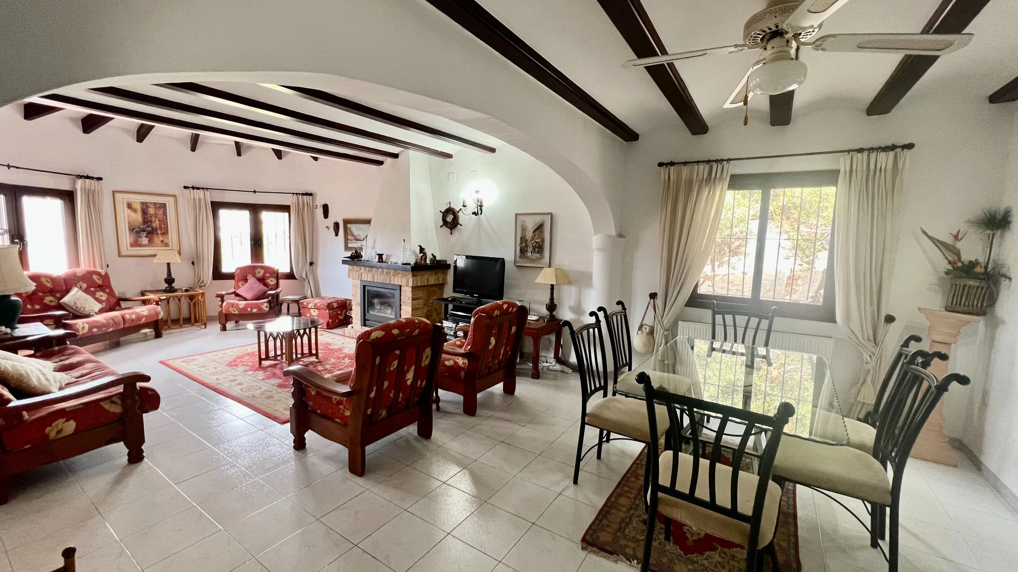 Villa for Sale in Jalon: Extremely private, panoramic views