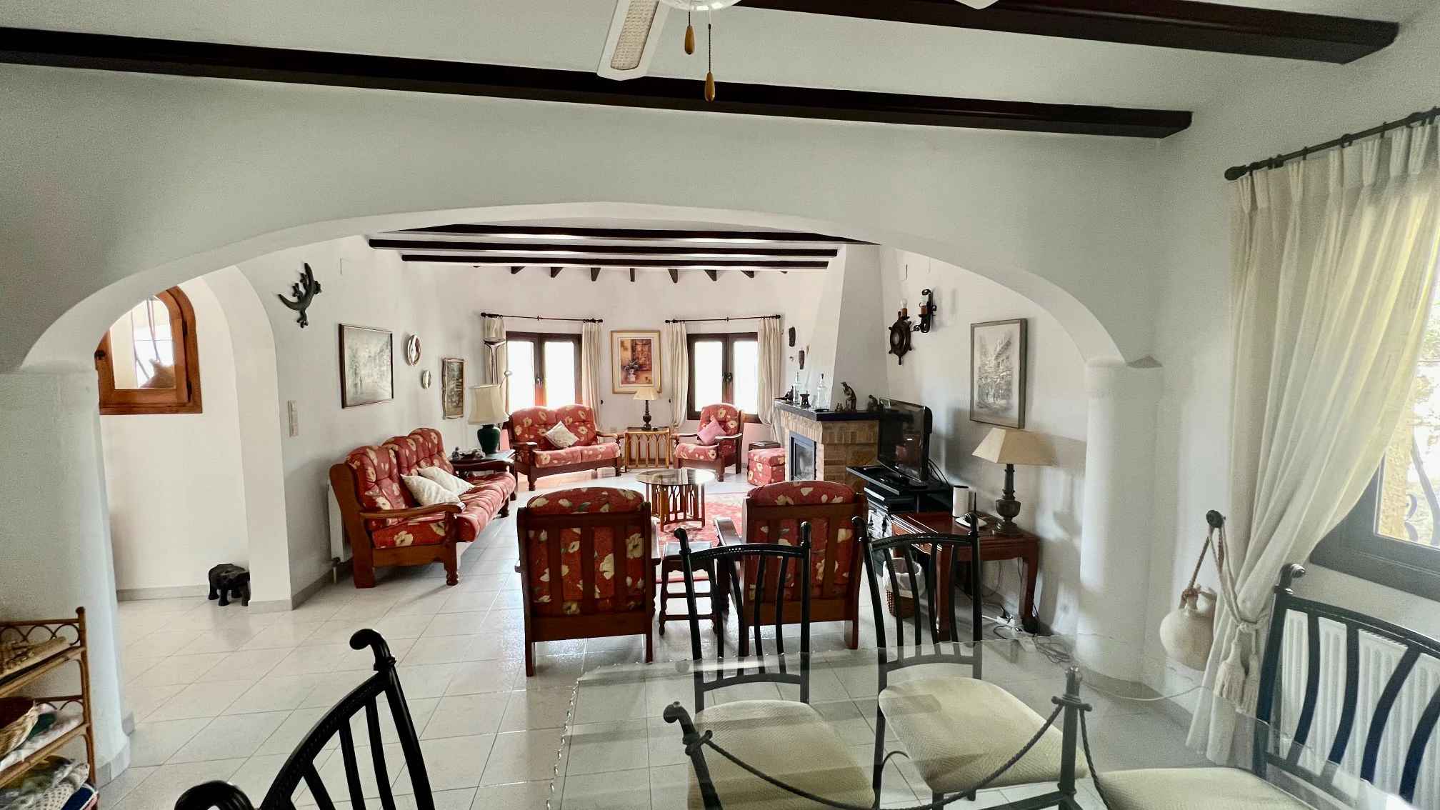 Villa for Sale in Jalon: Extremely private, panoramic views