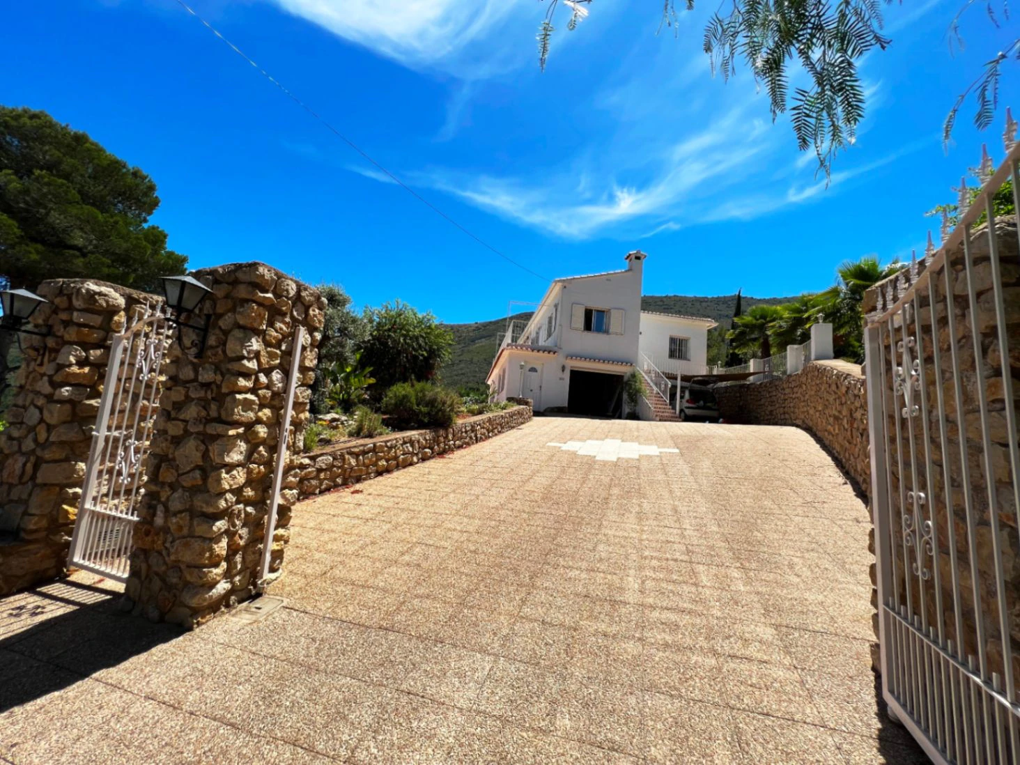 Villa for sale in Parcent: Spectacular views, tranquil location