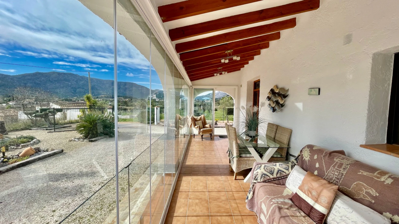 Villa for sale in Jalon: Secluded, sought-after location