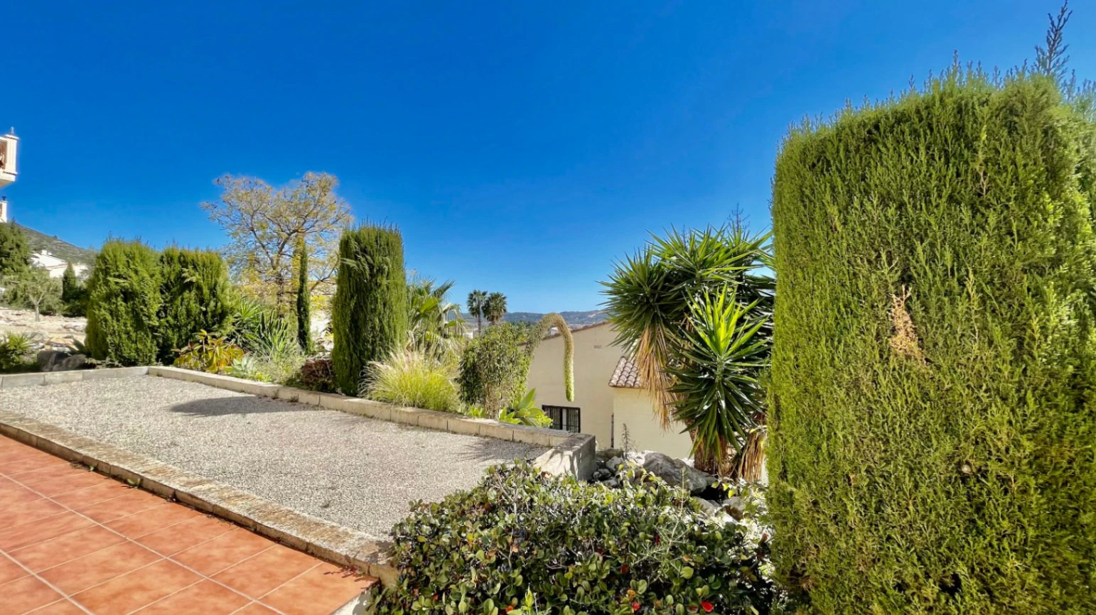Villa for sale in Jalon:  Modern, easy access, with stunning views