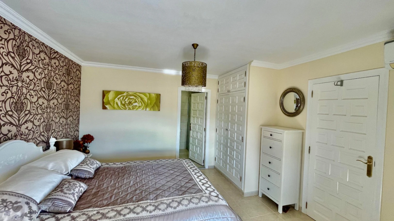 Villa for sale in Jalon: Secluded, sought-after location