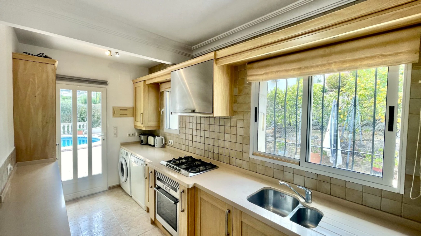 Villa for sale in Alcalali - Corner plot, mountain views