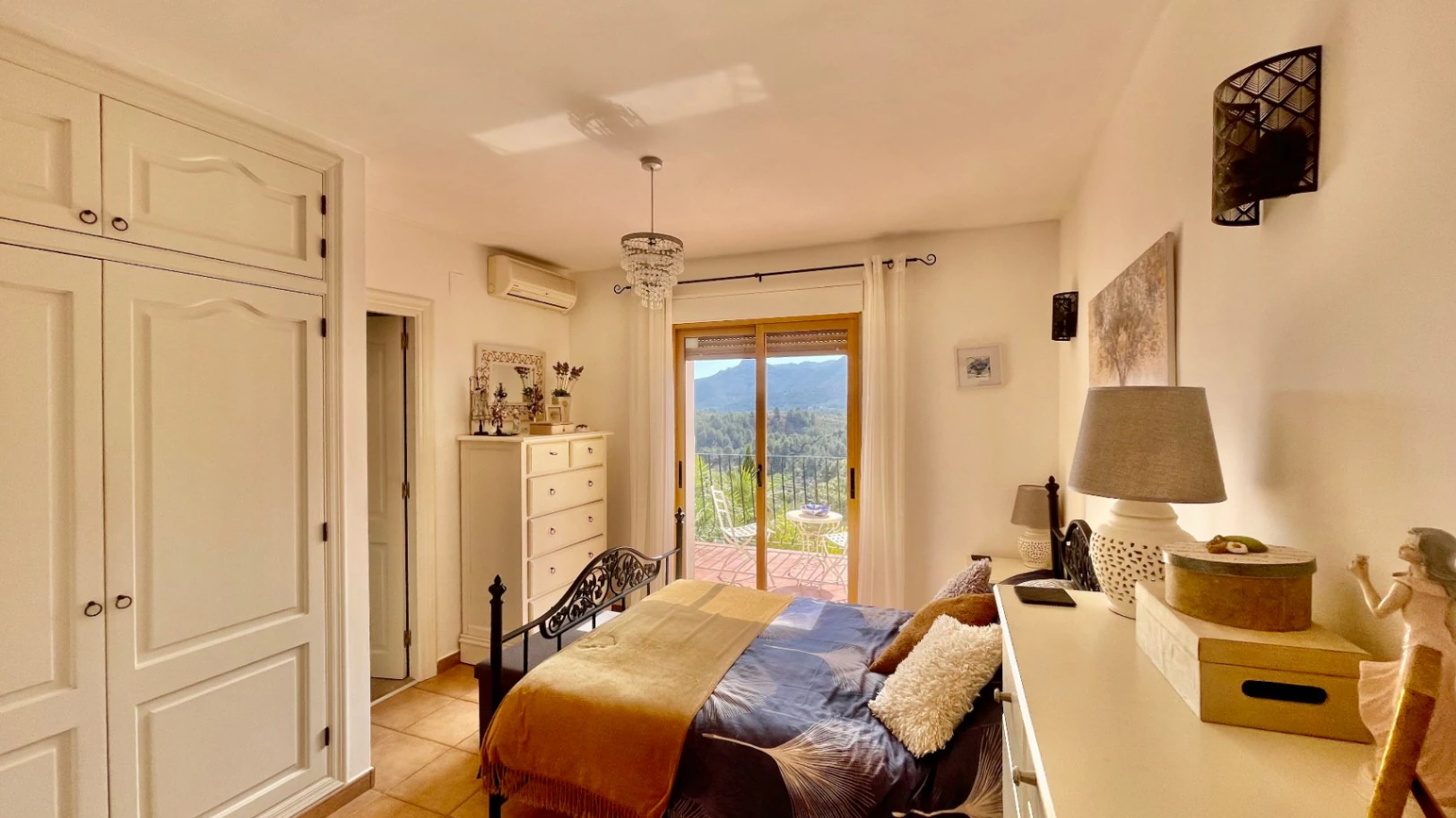 Villa for sale in Benigembla: Breathtaking views, exceptional privacy