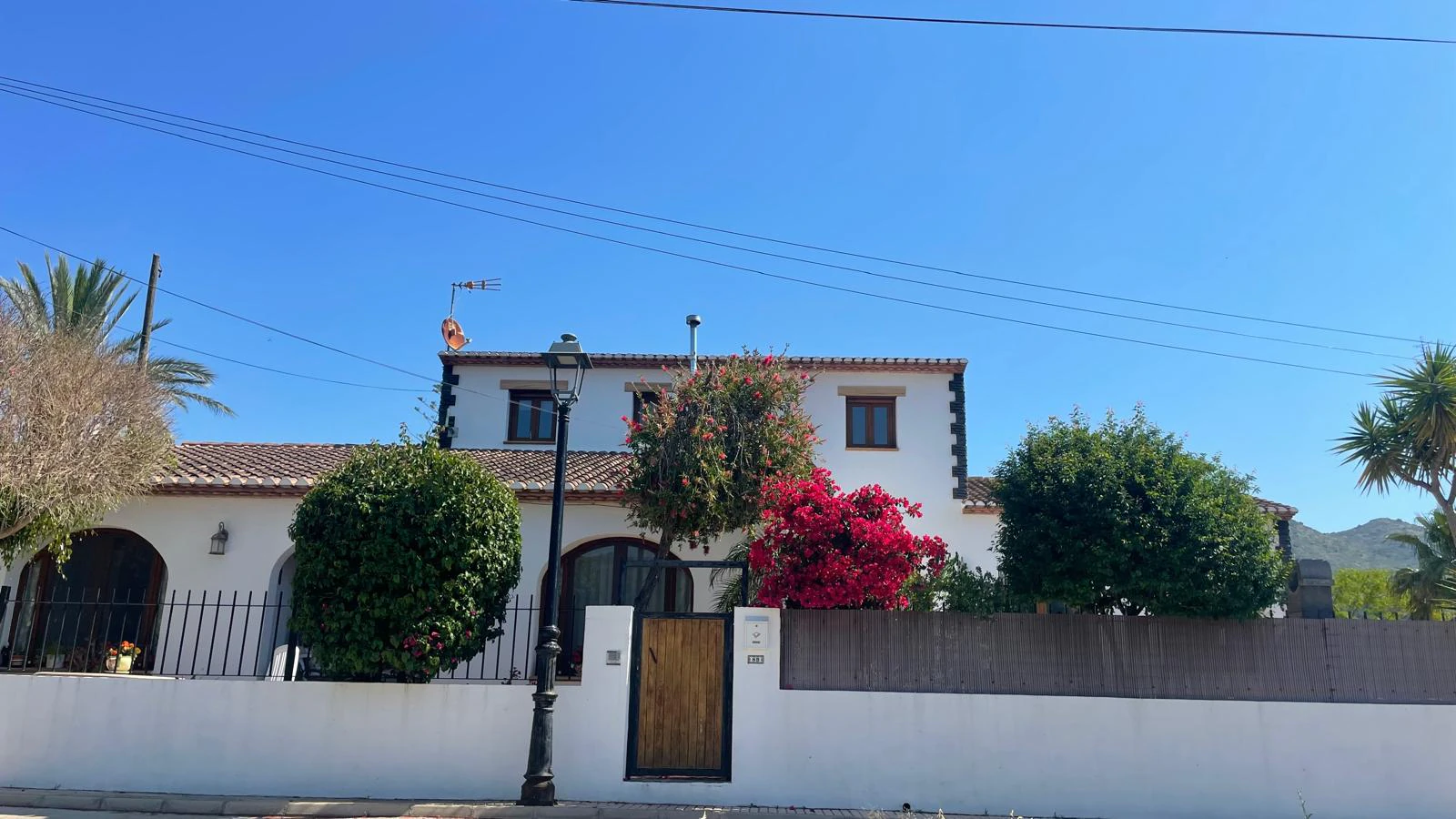 Villa for sale in Alcalali: Main house 4 bed, separate 2 bed casita