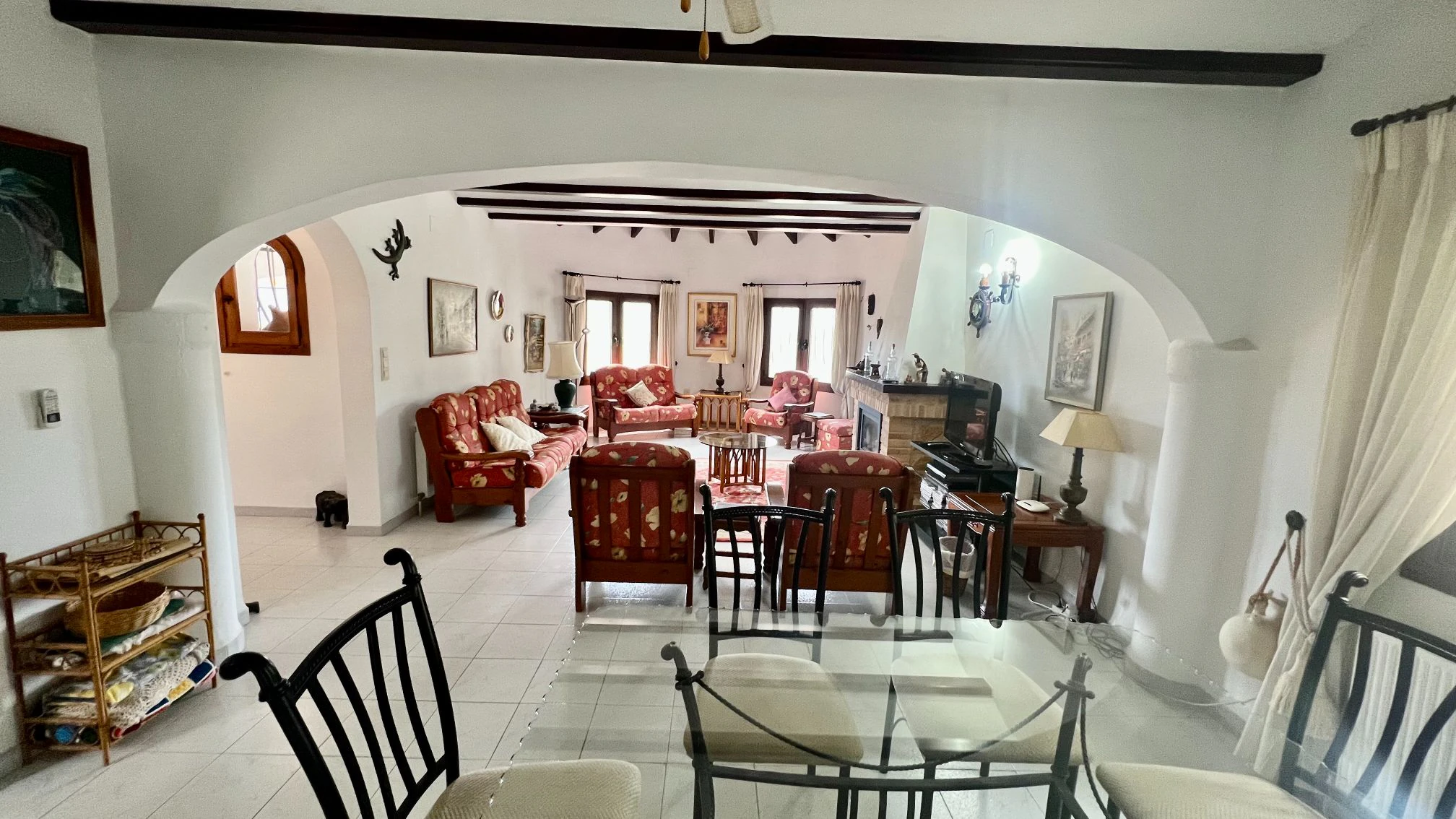 Villa for Sale in Jalon: Extremely private, panoramic views