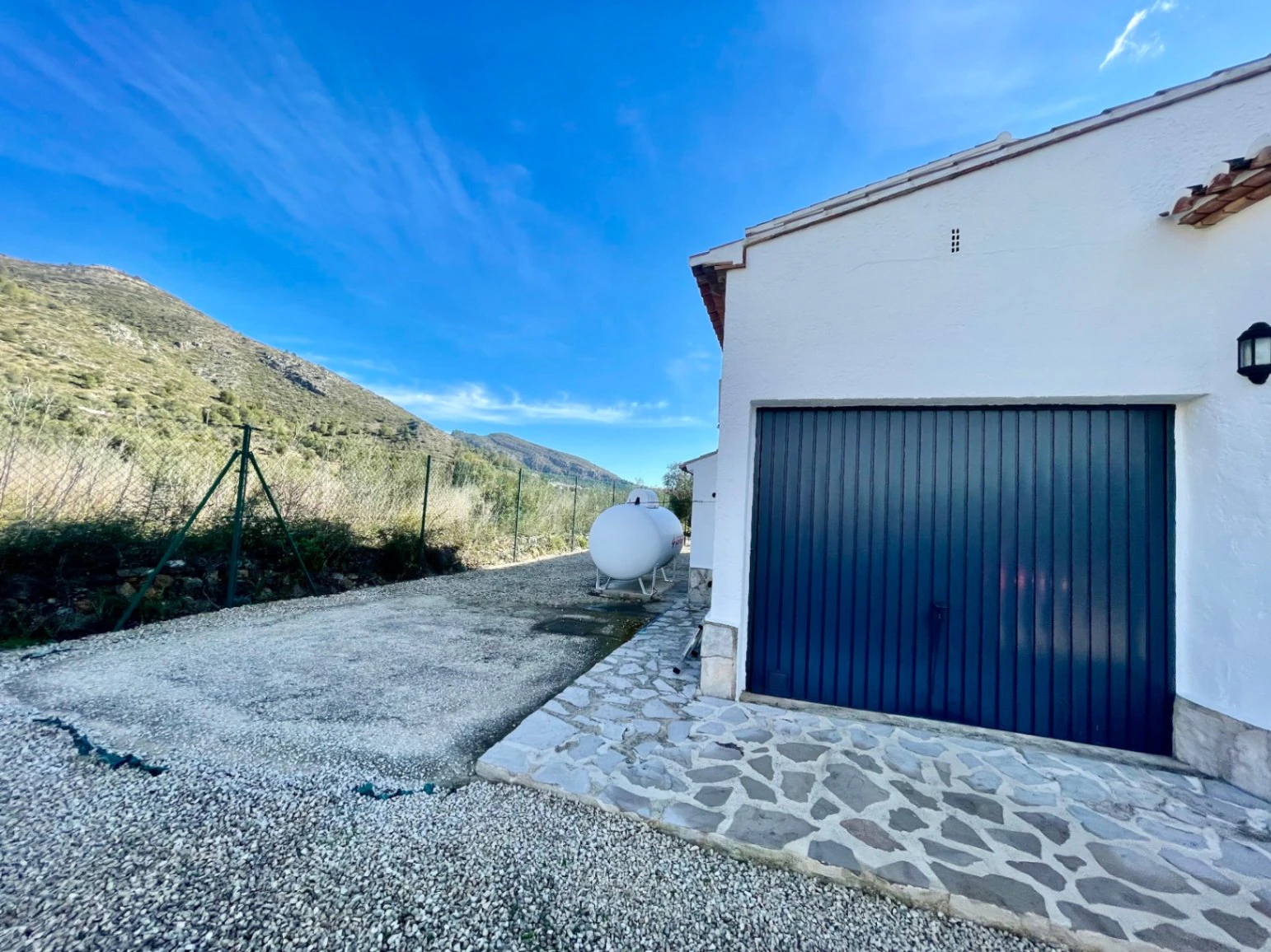 Villa for sale in Jalon: Secluded, sought-after location