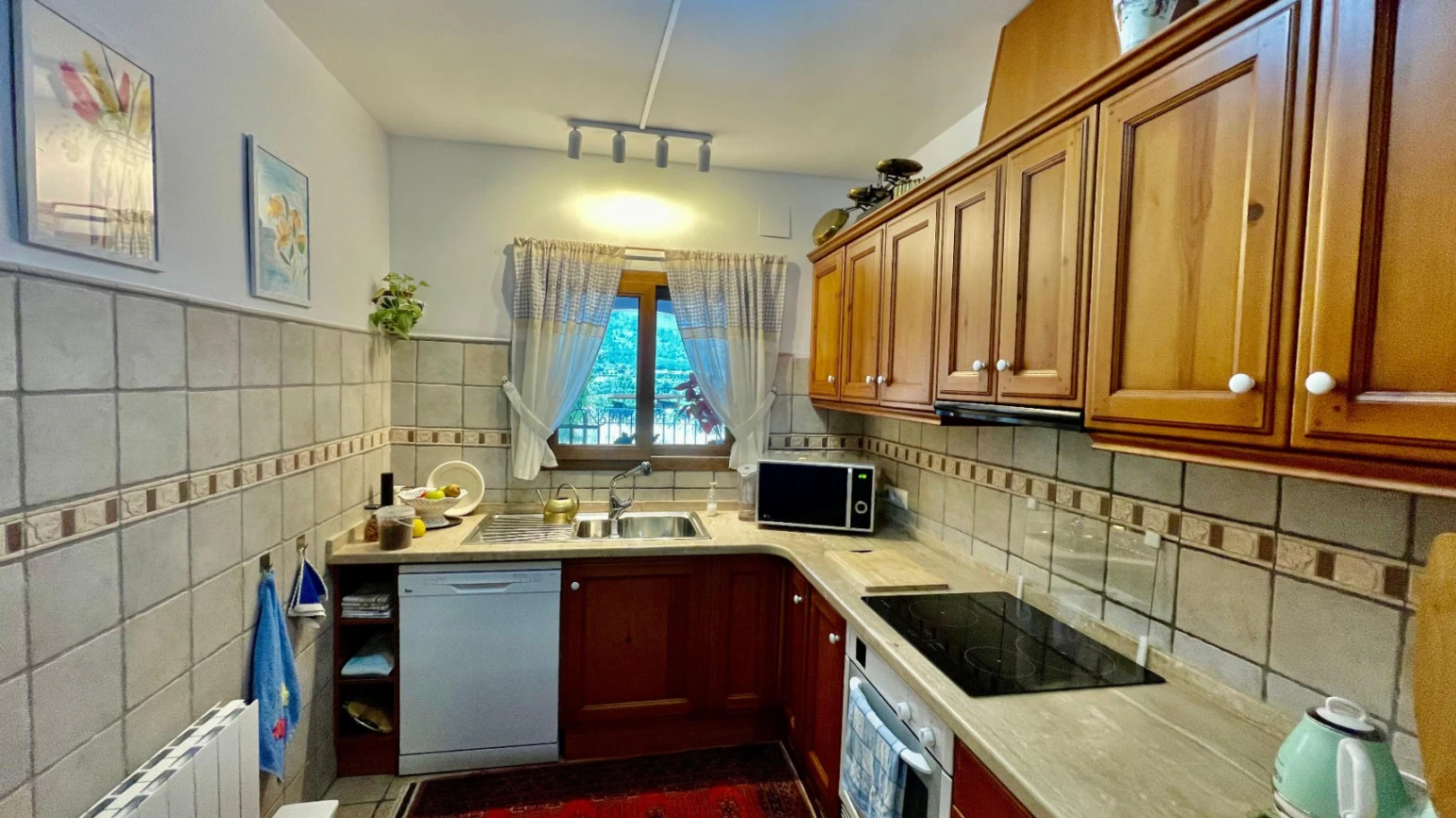 Villa for sale in Alcalali: Main house 4 bed, separate 2 bed casita