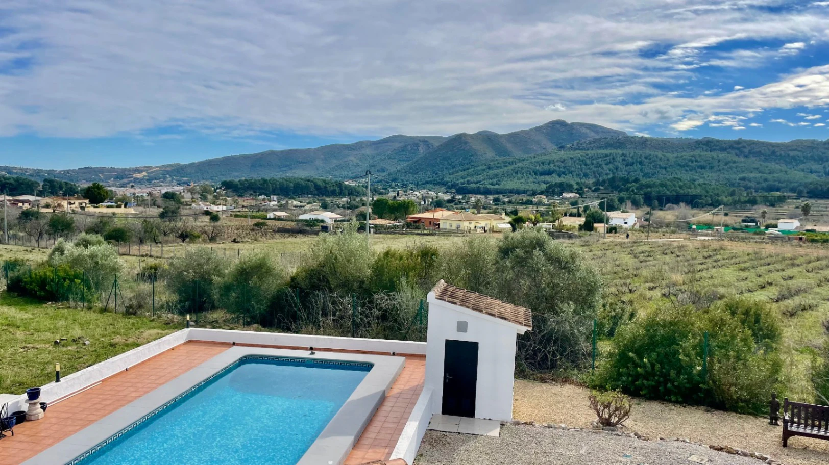 Villa for sale in Jalon: Secluded, sought-after location