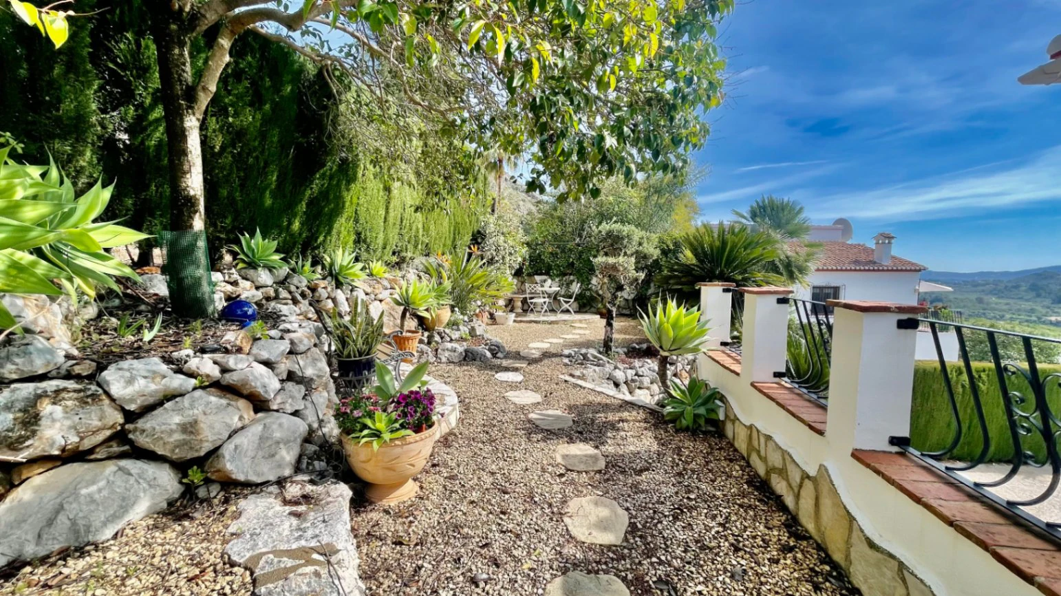 Villa for sale in Benigembla: Breathtaking views, exceptional privacy
