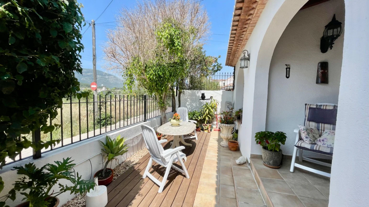 Villa for sale in Alcalali: Main house 4 bed, separate 2 bed casita