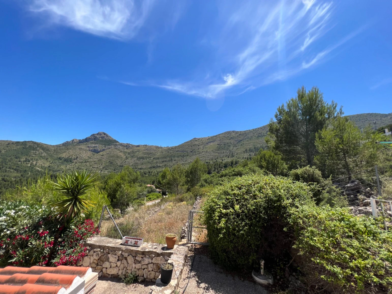 Villa for sale in Parcent: Spectacular views, tranquil location