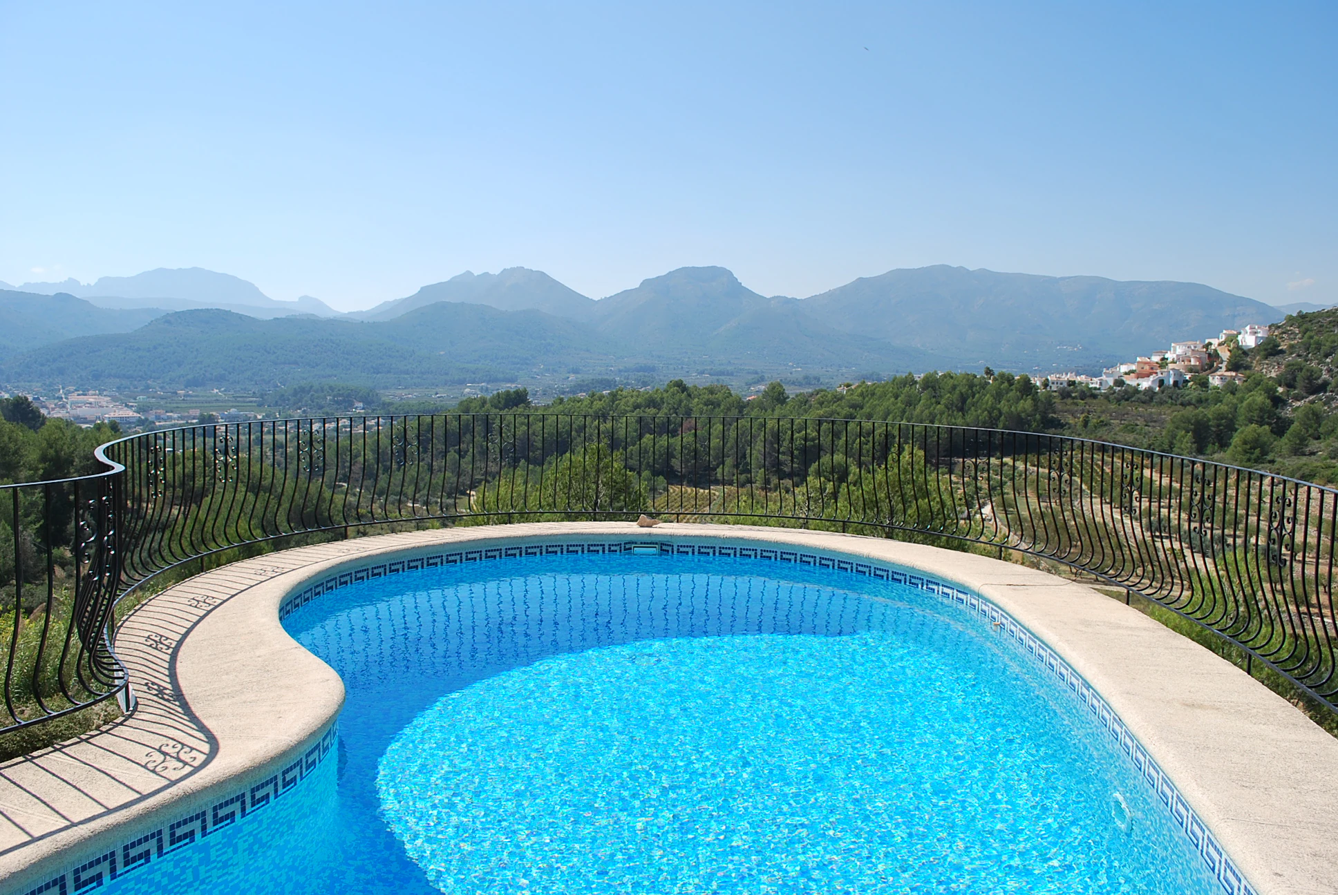 Villa for Sale in Jalon: Extremely private, panoramic views