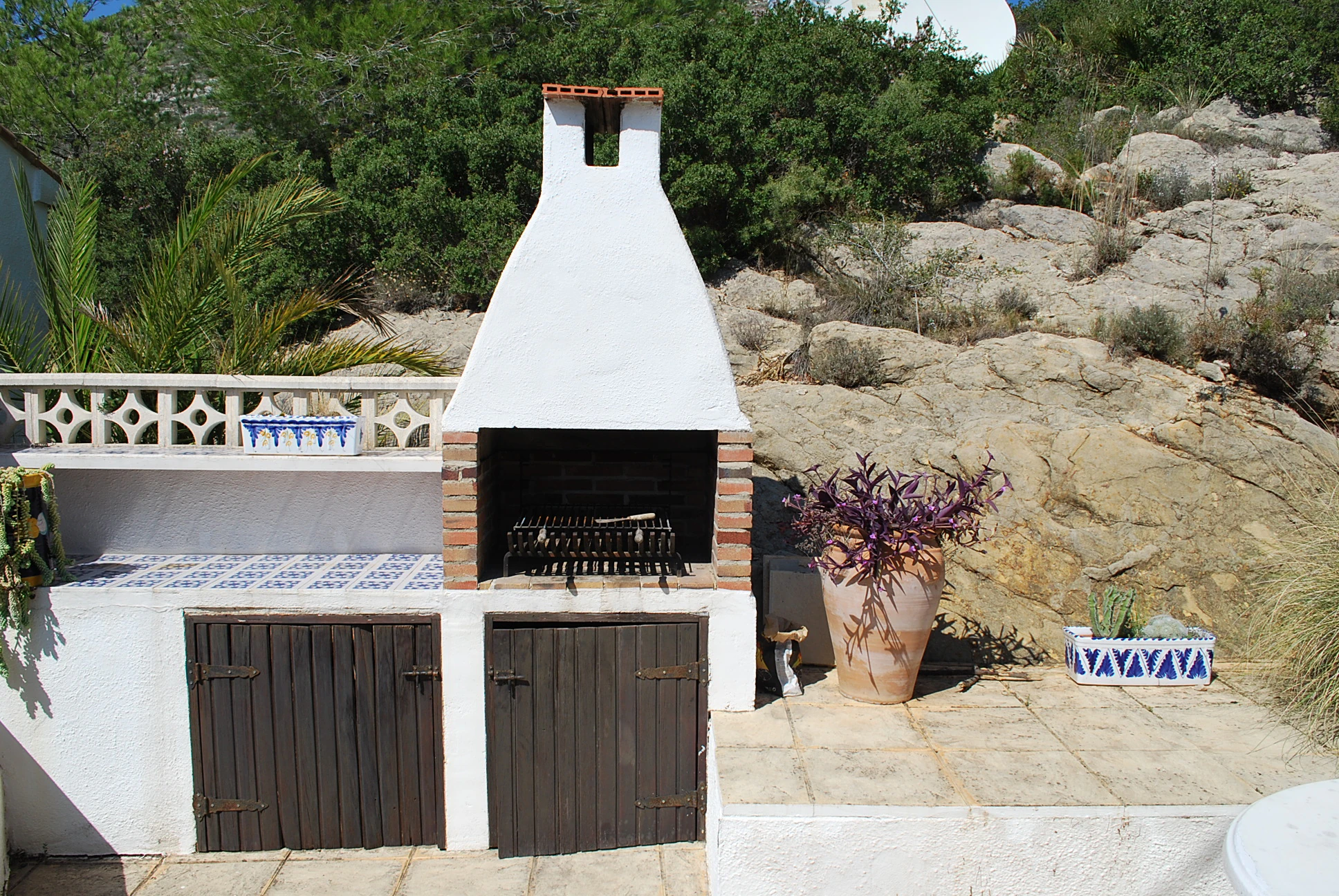 Villa for Sale in Jalon: Extremely private, panoramic views