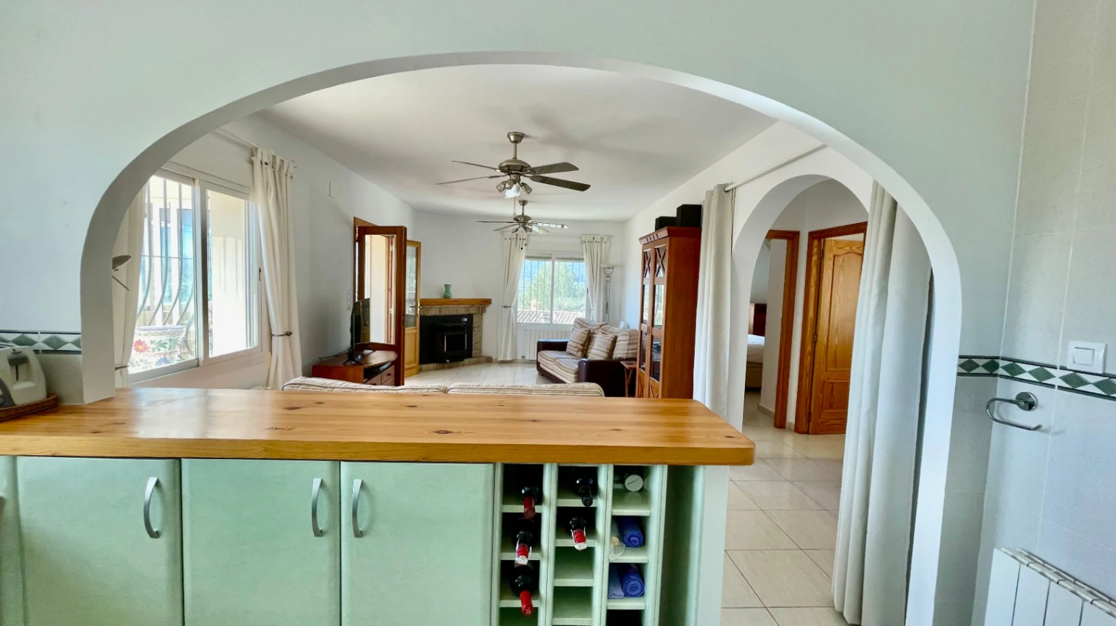 Villa for sale in Jalon:  Modern, easy access, with stunning views