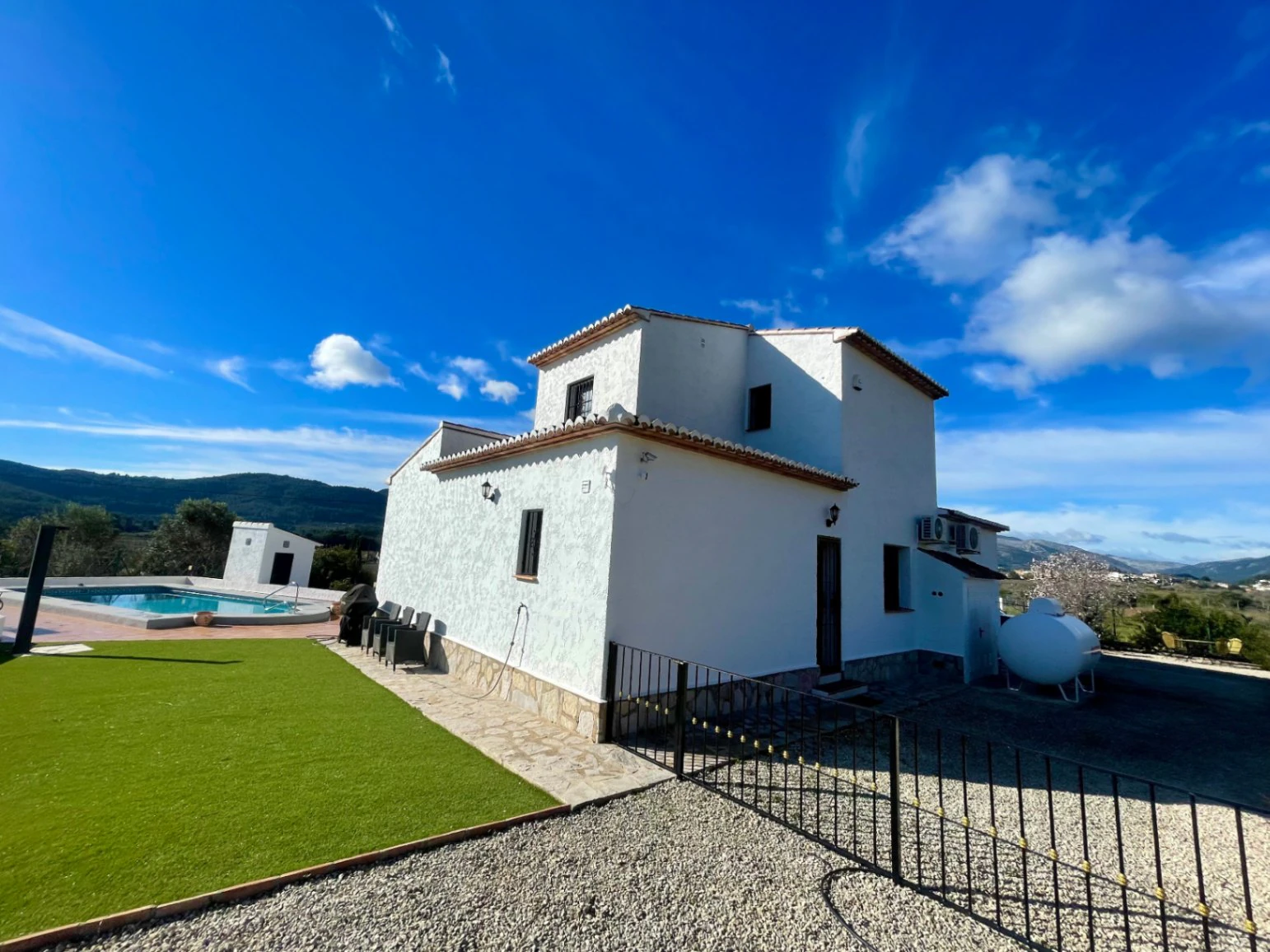 Villa for sale in Jalon: Secluded, sought-after location