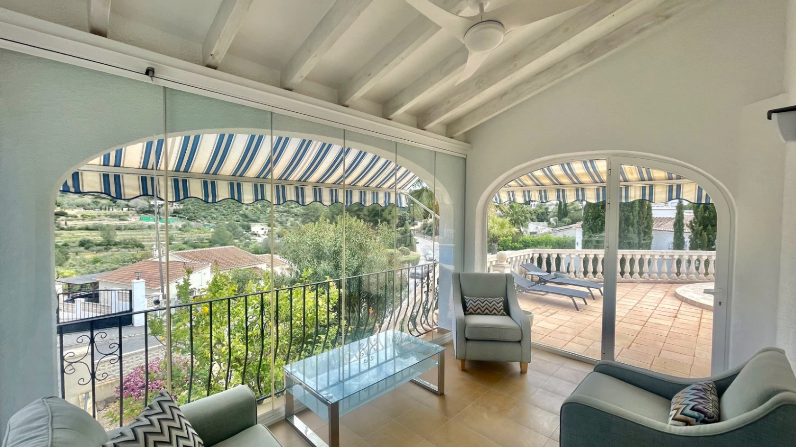 Villa for sale in Alcalali - Corner plot, mountain views