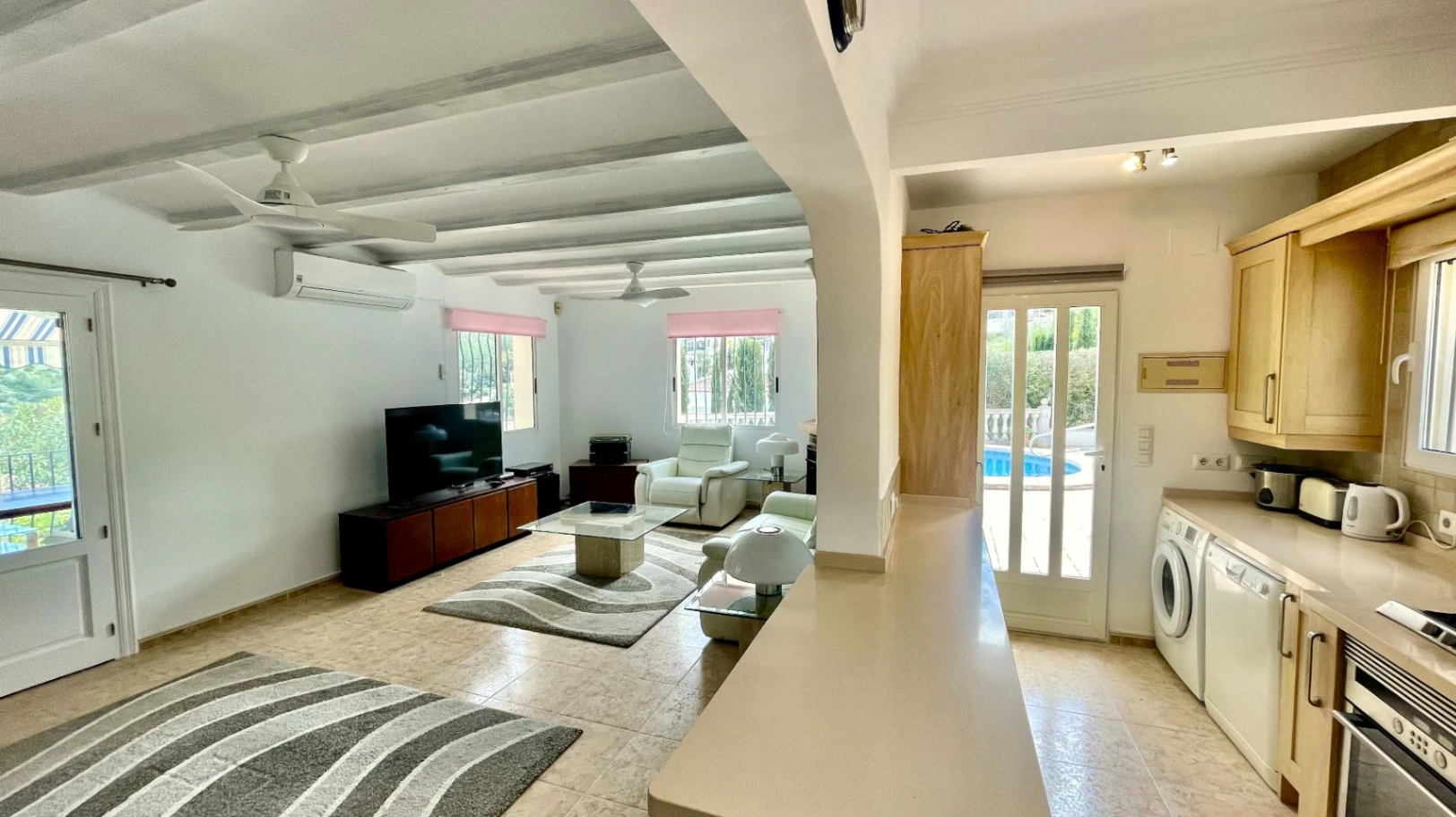 Villa for sale in Alcalali - Corner plot, mountain views