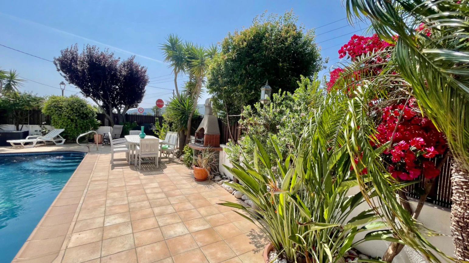 Villa for sale in Alcalali: Main house 4 bed, separate 2 bed casita