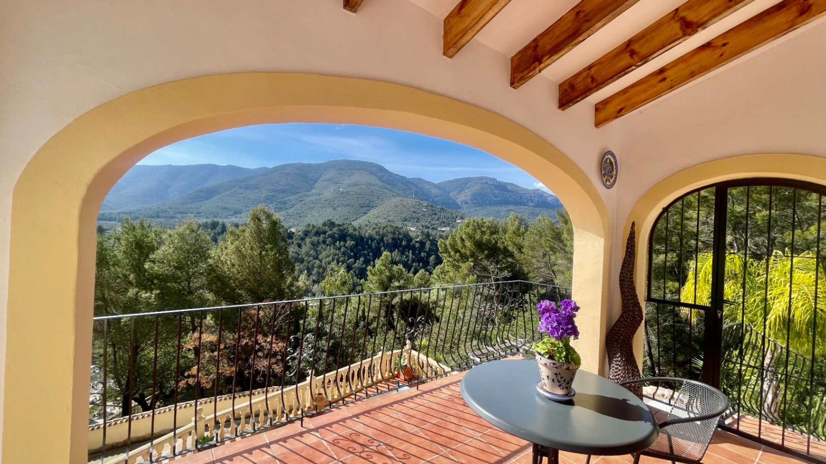 Villa for sale in Benigembla: Breathtaking views, exceptional privacy