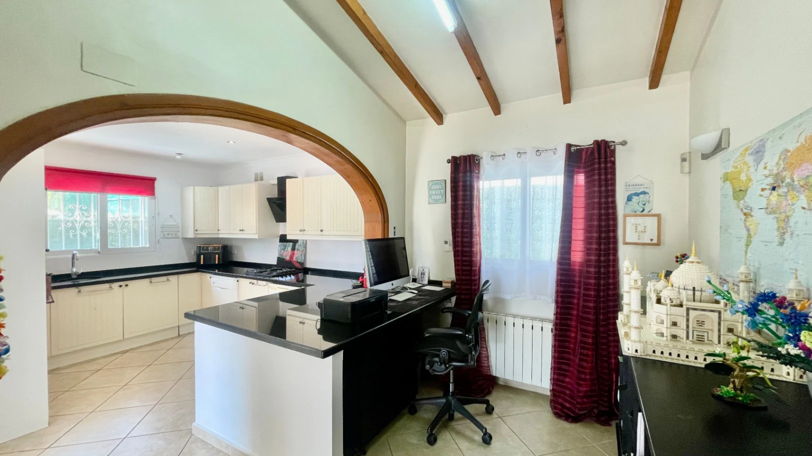 Villa te koop in Alcalali: gelijkvloers, op het zuiden gelegen, ruim perceel