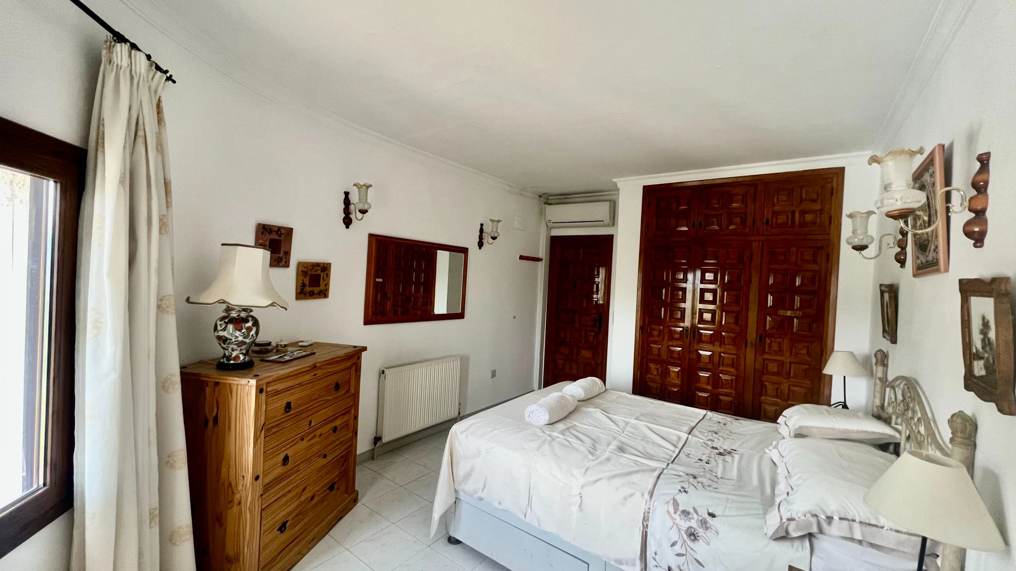 Villa for Sale in Jalon: Extremely private, panoramic views