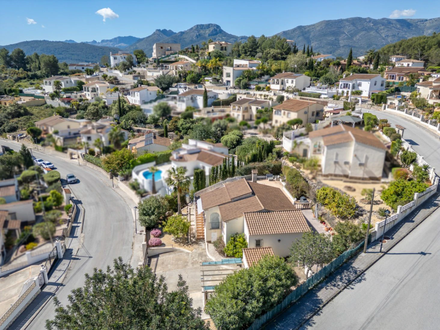 Villa for sale in Alcalali - Corner plot, mountain views