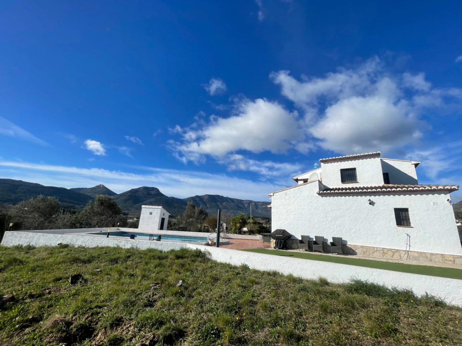 Villa for sale in Jalon: Secluded, sought-after location