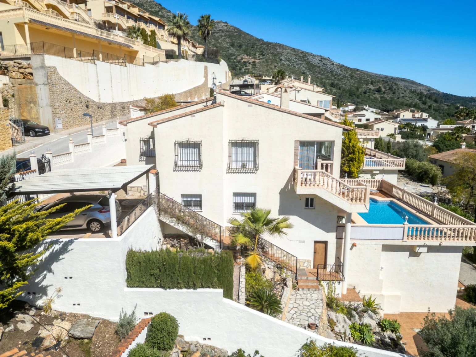 Villa for sale in Jalon:  Modern, easy access, with stunning views