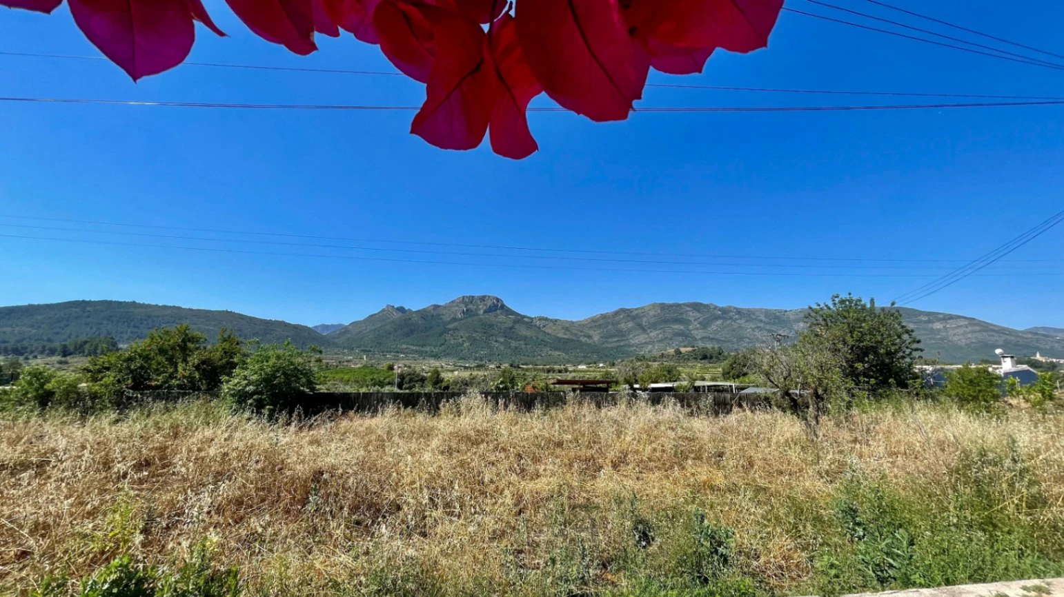 Villa for sale in Alcalali: Main house 4 bed, separate 2 bed casita
