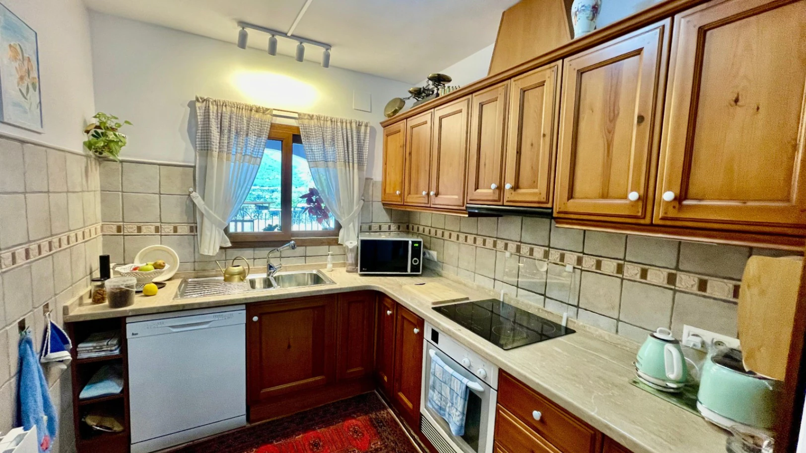 Villa for sale in Alcalali: Main house 4 bed, separate 2 bed casita