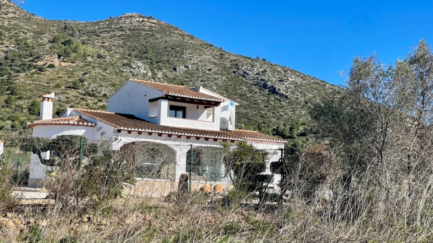 Villa for sale in Jalon: Secluded, sought-after location