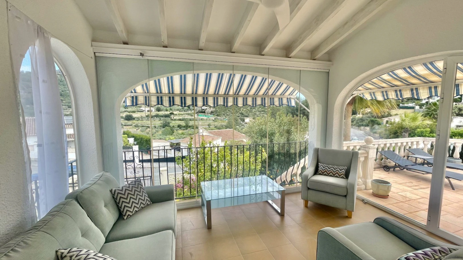 Villa for sale in Alcalali - Corner plot, mountain views