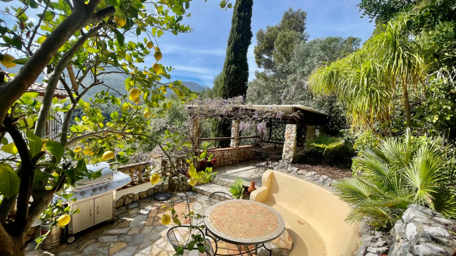 Villa for sale in Benigembla: Breathtaking views, exceptional privacy