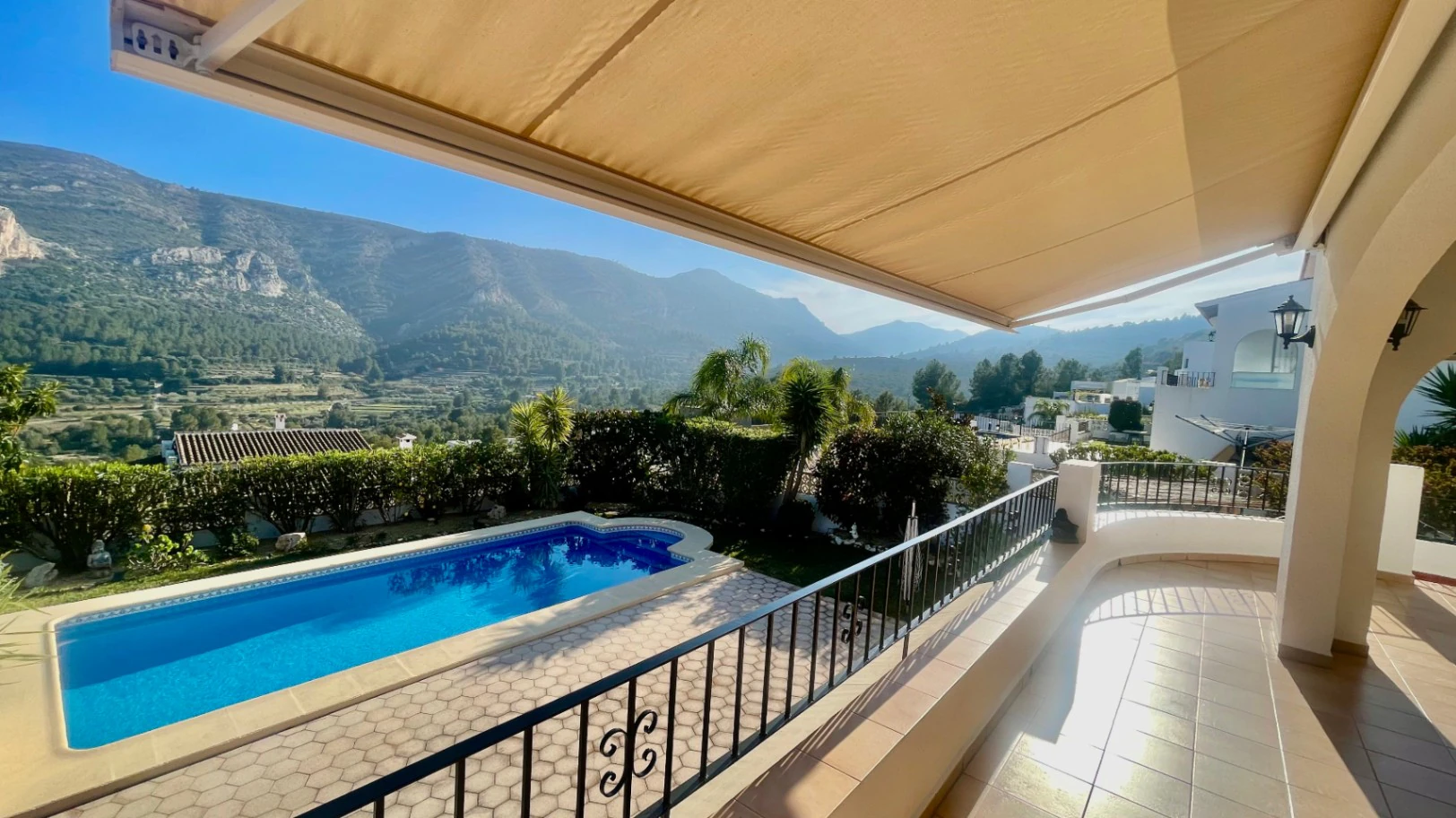 Villa for sale in Pedreguer - Impressive, modern, spectacular views