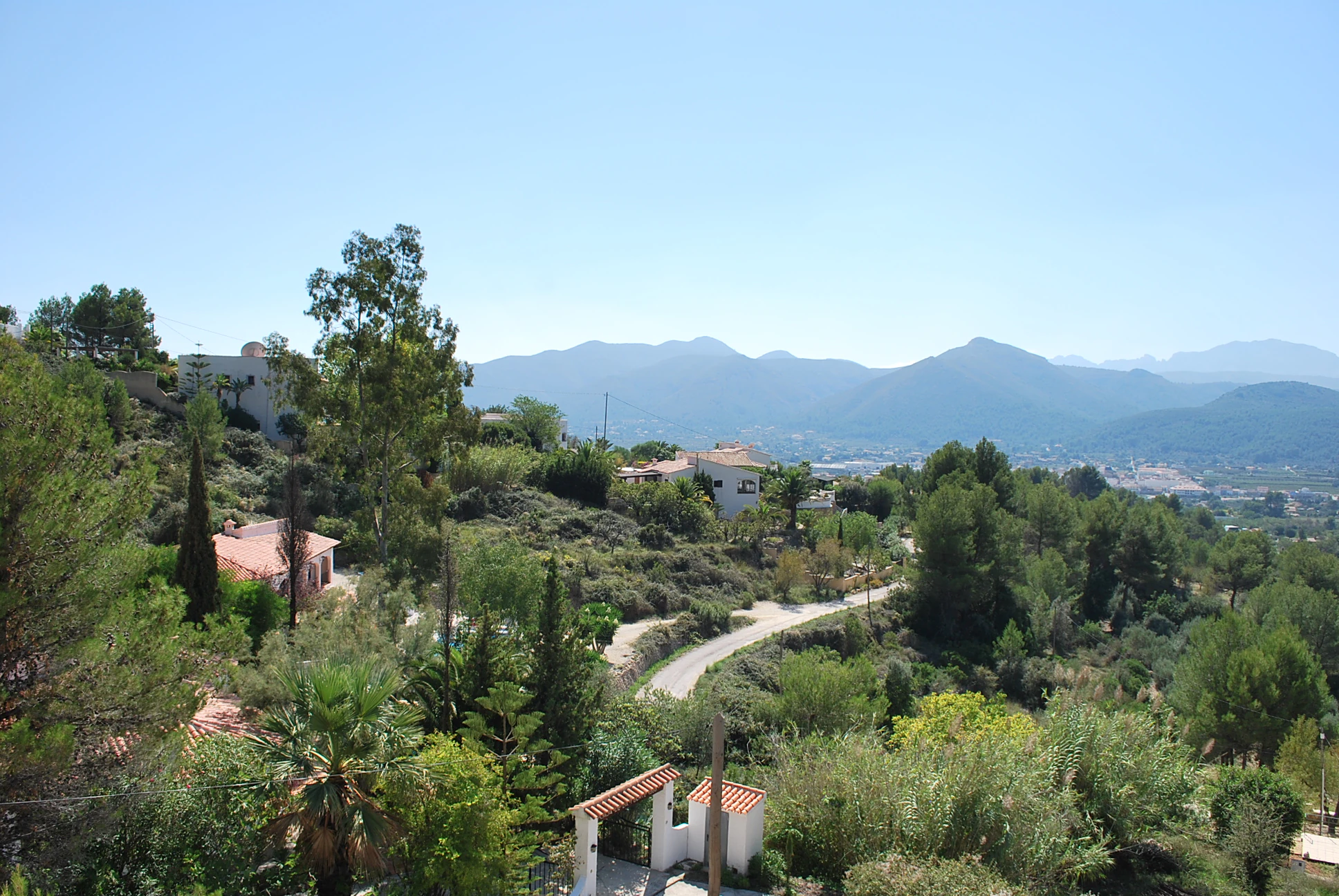 Villa for Sale in Jalon: Extremely private, panoramic views