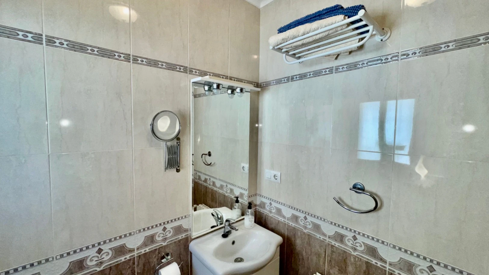 Villa for sale in Jalon:  Modern, easy access, with stunning views