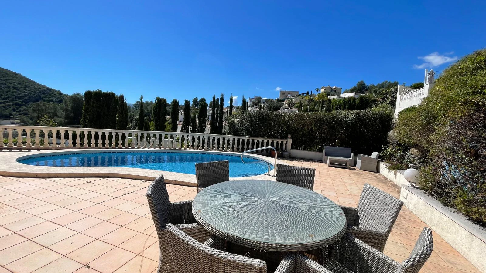 Villa for sale in Alcalali - Corner plot, mountain views