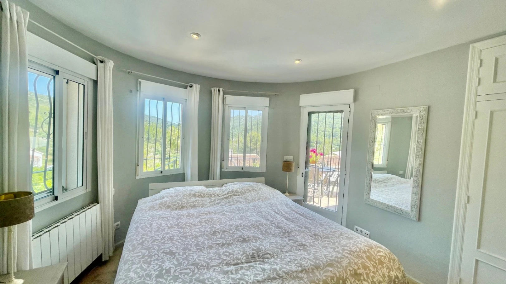 Villa for sale in Alcalali: Spacious corner plot