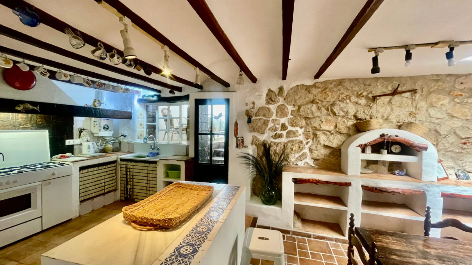 Traditional country home for sale in Llosa: Unique and charming